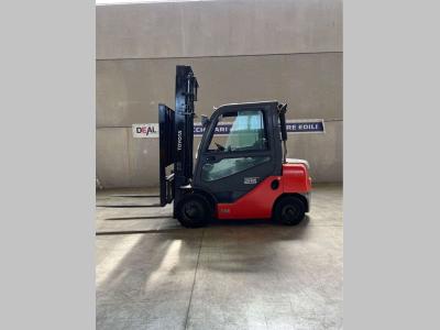 Toyota 06-8FD25F vendida por Deal Di Balliu Mentor & c. Sas