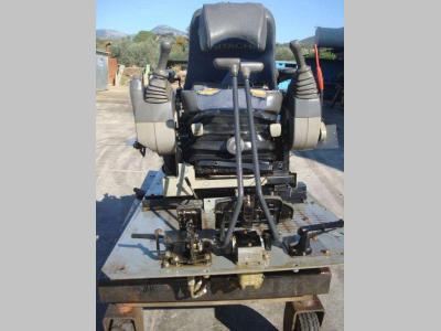 Subcabina con servomandos para ZAXIS 210.3 - 240.3 ed altri modelli Hitachi vendida por OLM 90 Srl