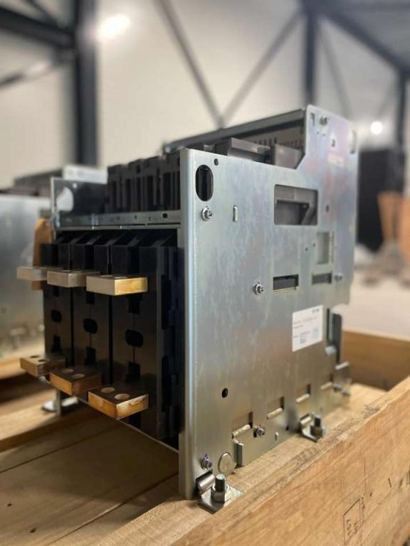 Mitsubishi Circuit breaker 1250A - AE1250-SW 3P - DPX-12648 Foto 3