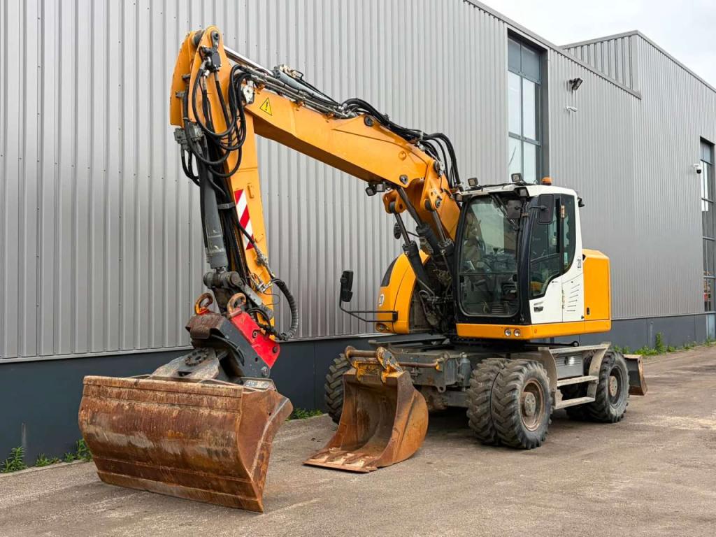Liebherr A918 Compact Litronic Foto 2