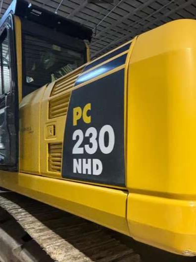 Komatsu PC 230 NHD Foto 3