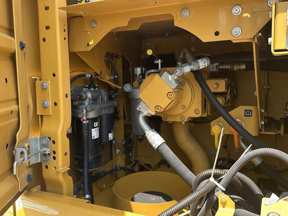 Caterpillar 323 Foto 13