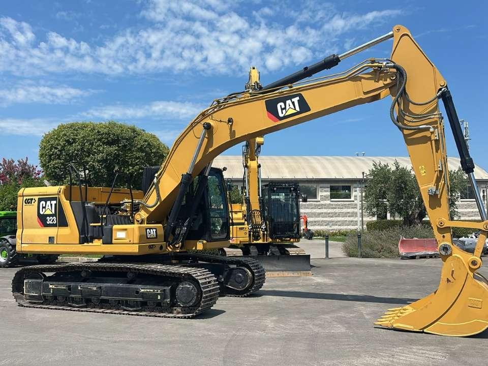 Caterpillar 323 Foto 2