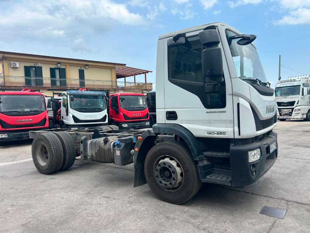 Iveco EUROCARGO 180-250 Foto 10