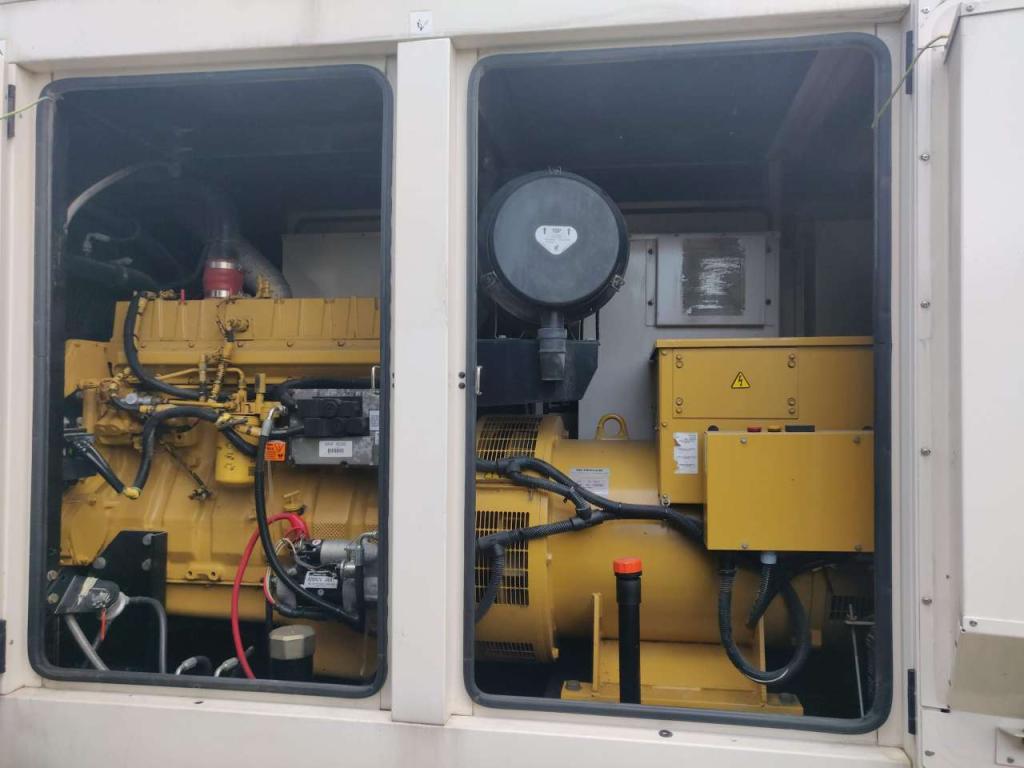Caterpillar 200 kVA Foto 5