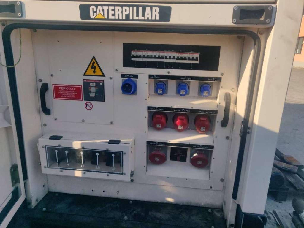 Caterpillar 200 kVA Foto 6