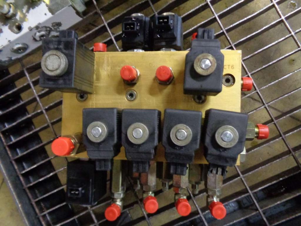 Electroválvula para JCB JS 200W Foto 4