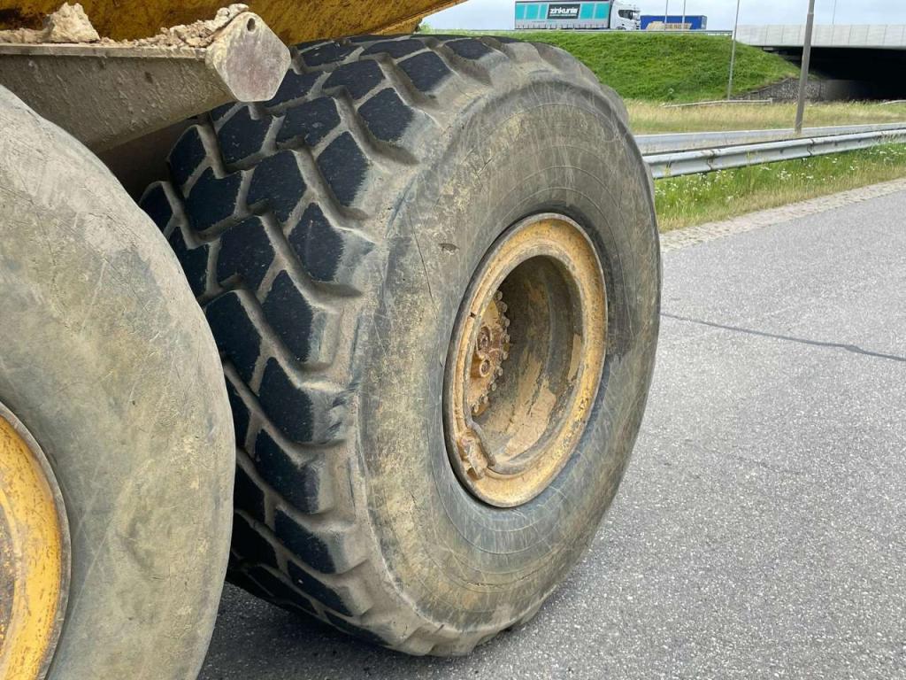 Komatsu HM300 Foto 12