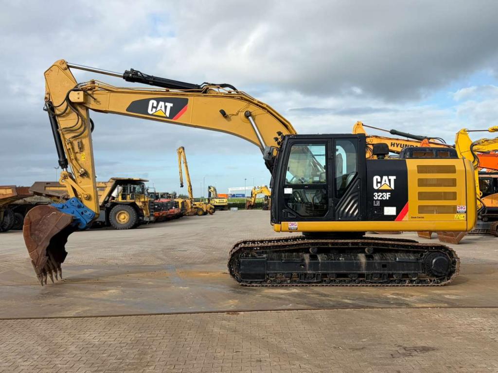 Caterpillar 323FLN Foto 1