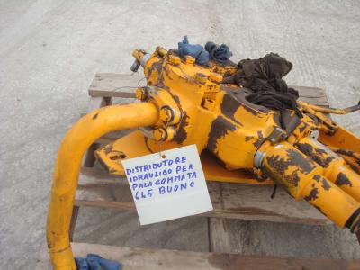 Distribuidor hidraulico para Fiat Allis 645B vendida por OLM 90 Srl