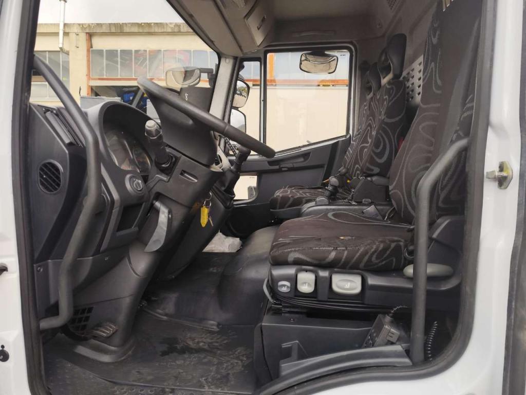 Iveco EUROCARGO 120E28P Foto 24