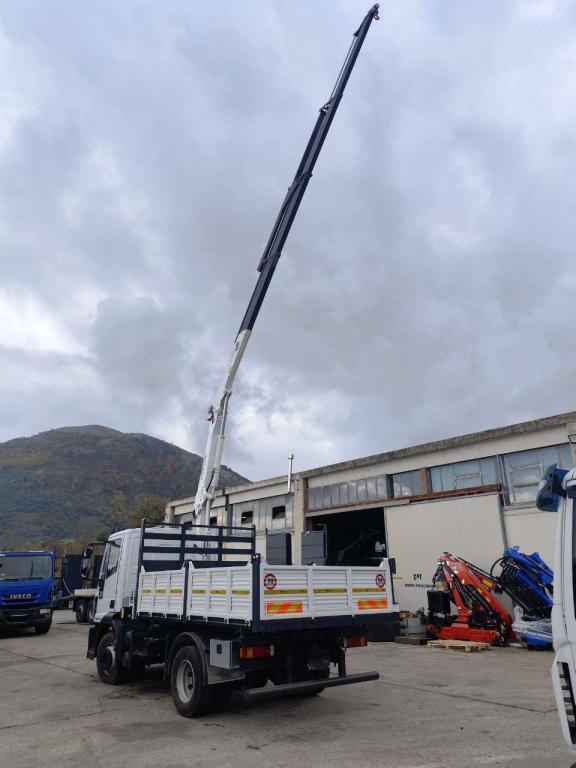 Iveco EUROCARGO 120E28P Foto 3