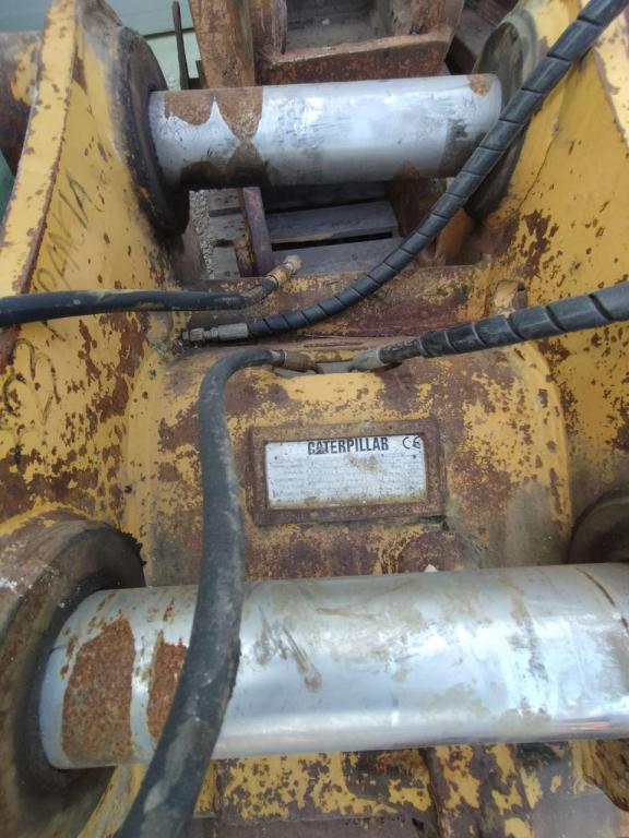 Caterpillar 323 Foto 2