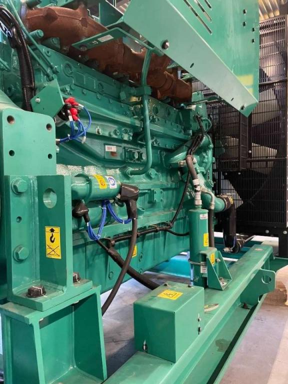 Cummins C900D5 - 900 kVA Surplus Genset - DPX-18527-O Foto 10