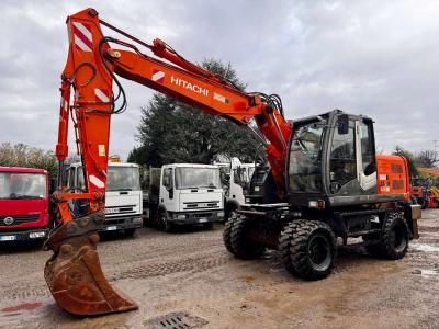 Hitachi ZX140-W3 vendida por G.M. Service srl