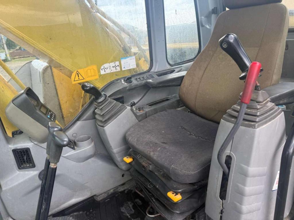 New Holland E265 Foto 3