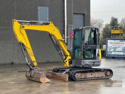 New Holland E 50 B SR vendida por Machinery Resale