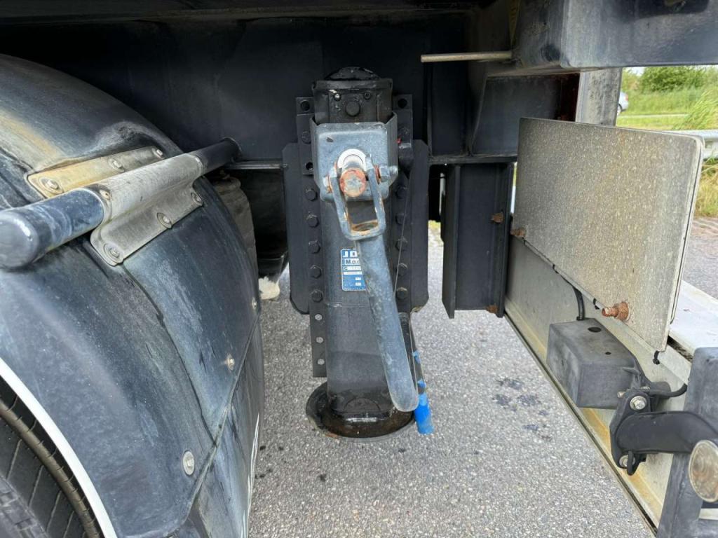Olympian GEP165 150kVA Generator set on trailer Foto 24