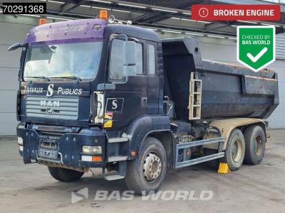 Man TGA 33.360 6X4 BROKEN ENGINE! 13m3 Meiller tipper Steel suspension Manual Euro 4 vendida por BAS World B.V.