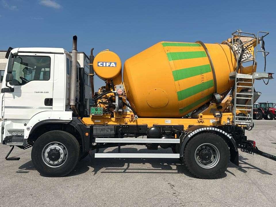 Man TGM 18.330 4X4 Foto 2