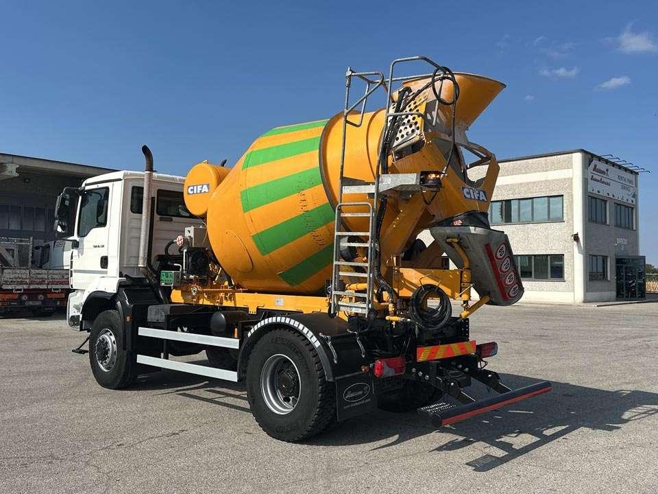 Man TGM 18.330 4X4 Foto 3