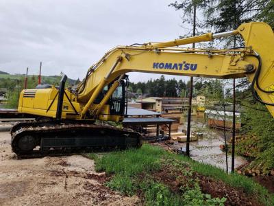 Komatsu PC240NLC-8 vendida por Omeco Spa