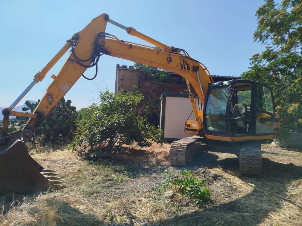 JCB JS130 Foto 1