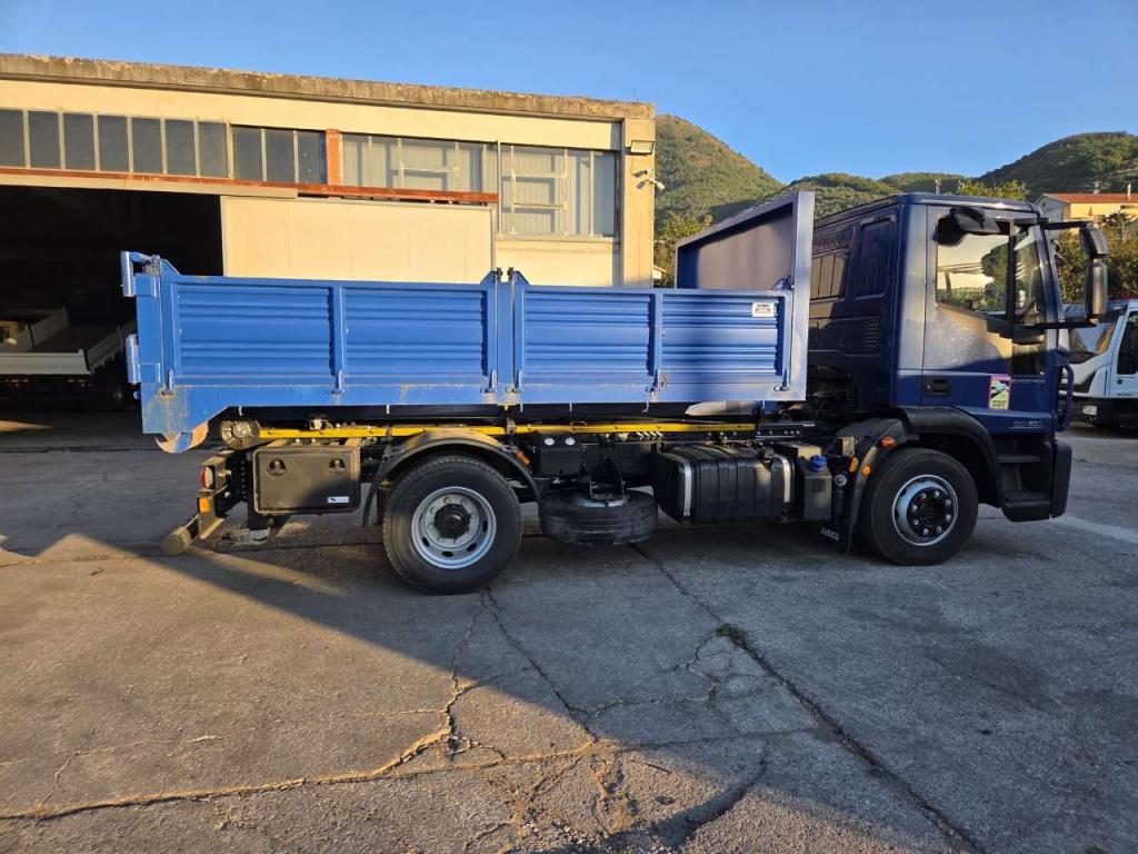 Iveco EUROCARGO CUBE 120-220 Foto 18