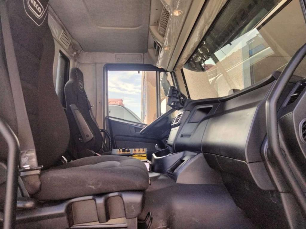 Iveco AD 260S46 Y/PS Foto 5
