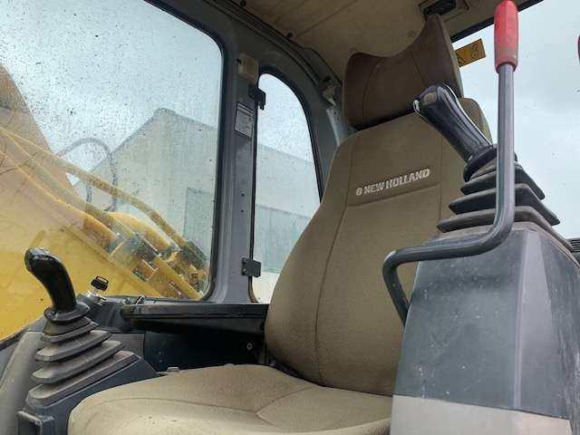 New Holland E245B Foto 6