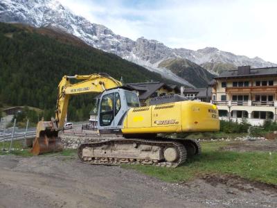 New Holland E 385 B vendida por Solderer Srl