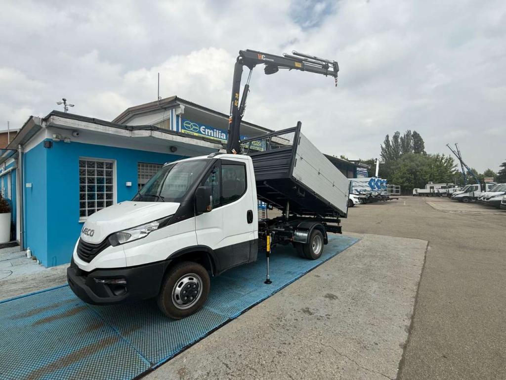 Iveco Daily 35-160con Gru HC 38 A3 Foto 1