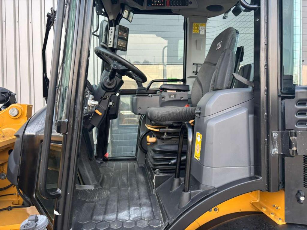 Caterpillar 908 Foto 17
