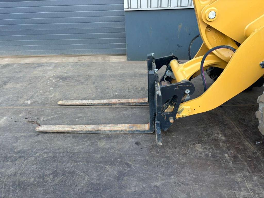 Caterpillar 908 Foto 9