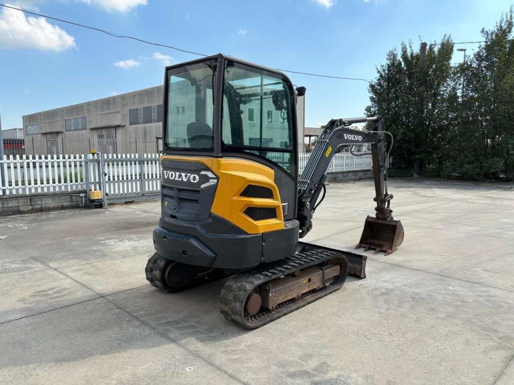 Volvo EC 27D Foto 1