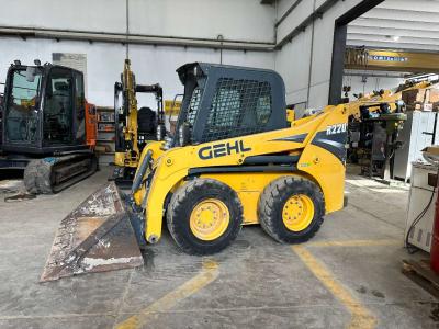 Gehl R220 vendida por G.R. Import Export