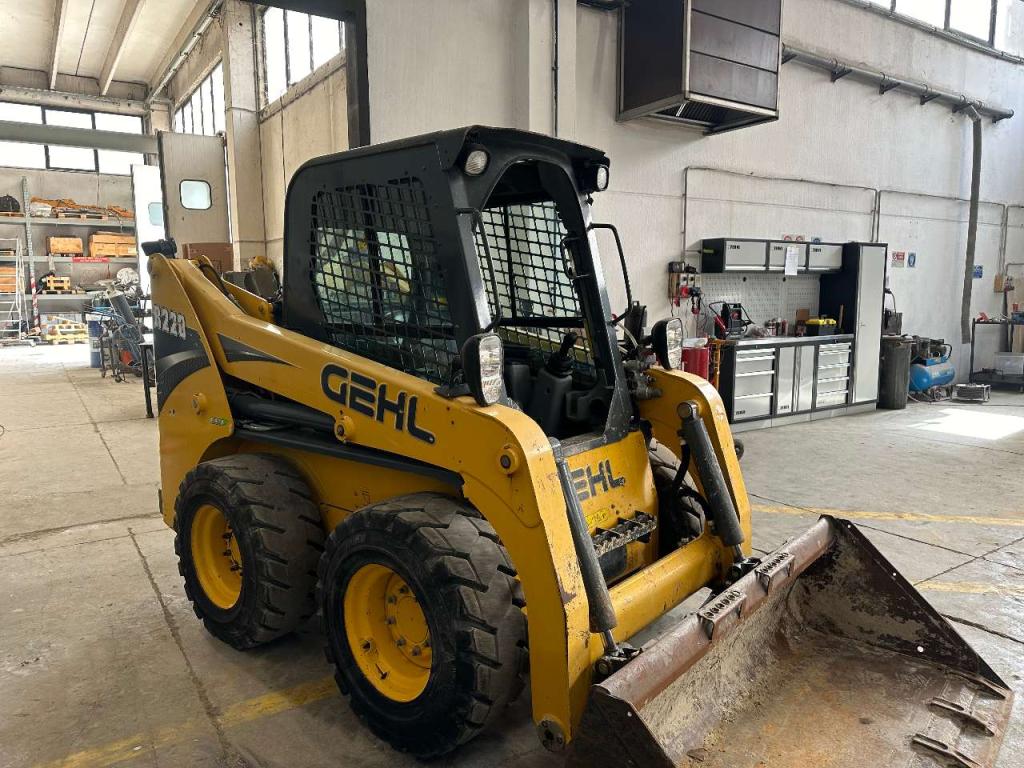 Gehl R220 Foto 2