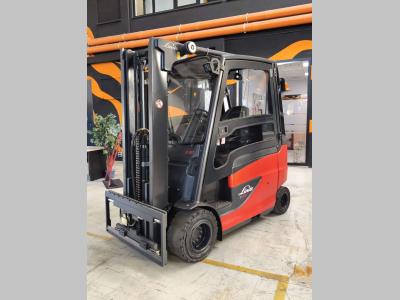 Linde E30HL-01/600 vendida por Uni.Trucks Srl