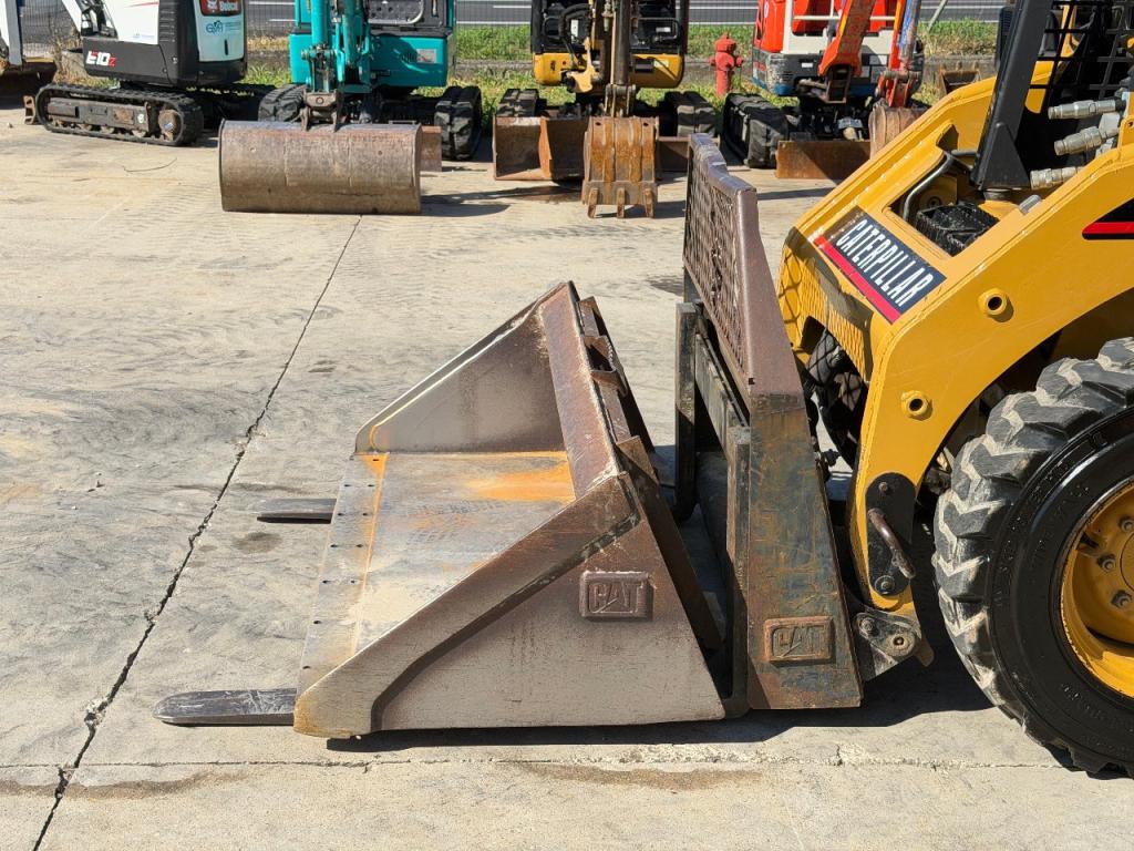 Caterpillar 226 Foto 5