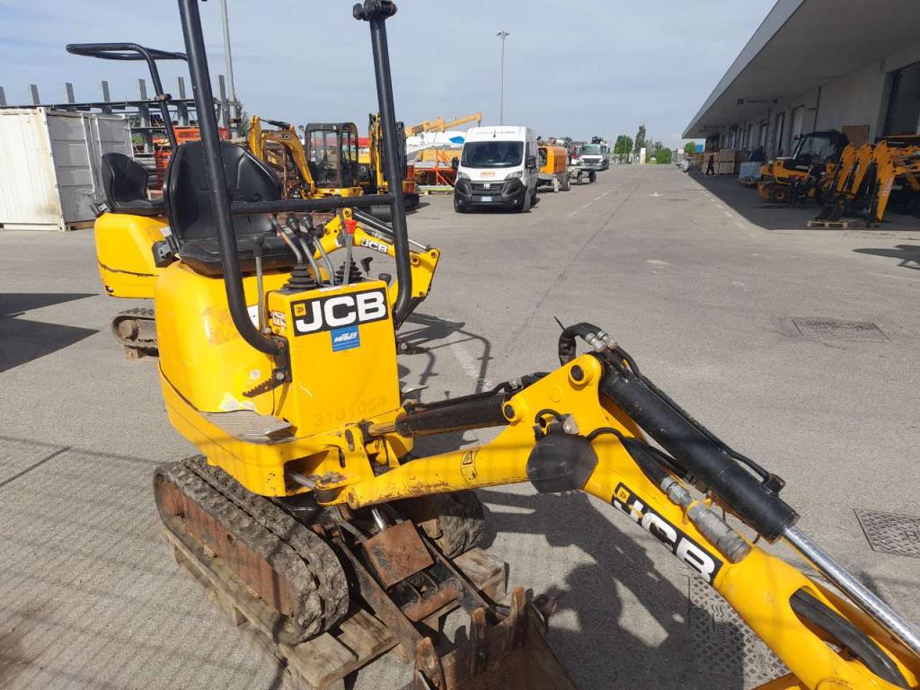 JCB 8008 CTS Foto 1