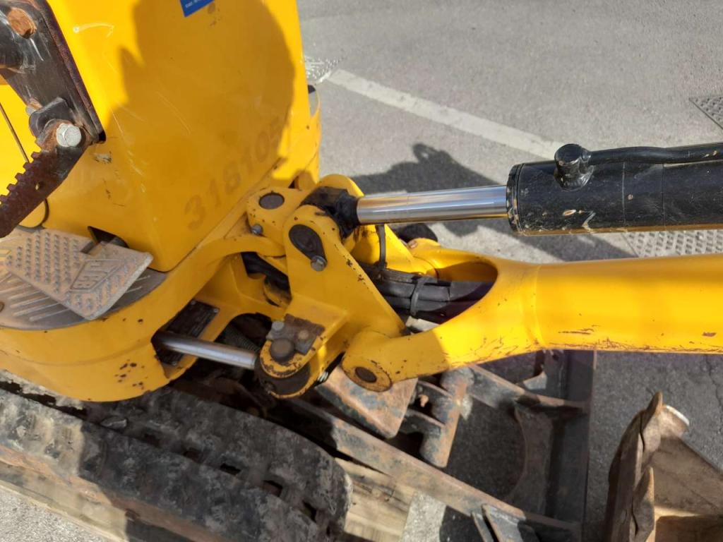 JCB 8008 CTS Foto 3