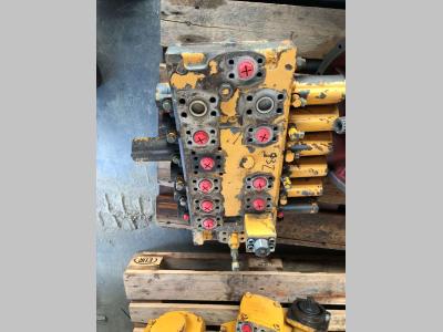 Distribuidor hidraulico para Liebherr R932 vendida por Fratelli Zenzalari S.r.l.