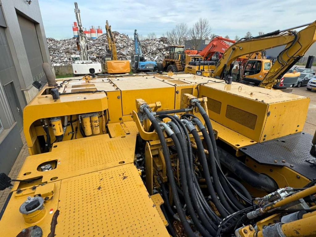 Caterpillar 374FL Foto 21