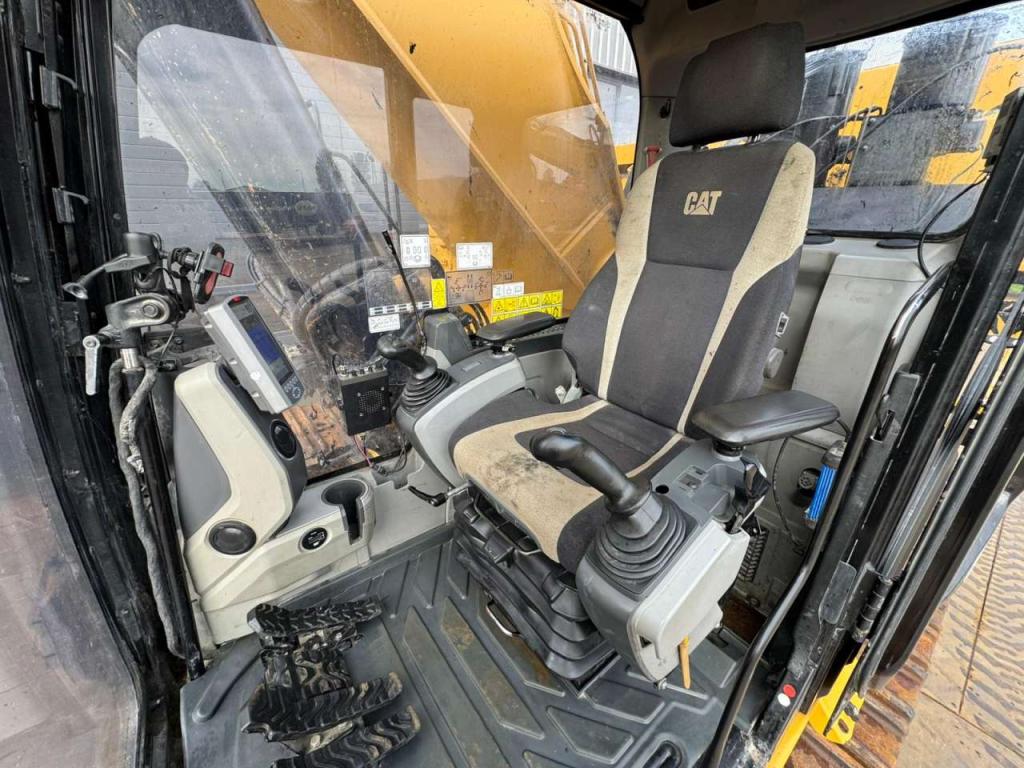 Caterpillar 374FL Foto 28