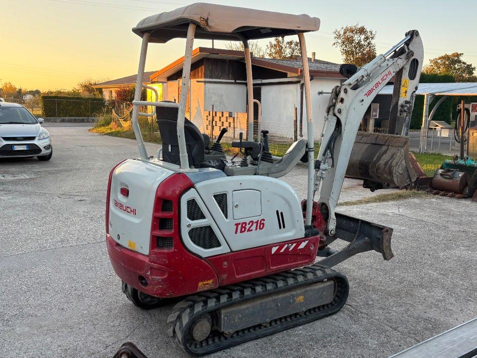 Takeuchi TB216 Foto 3