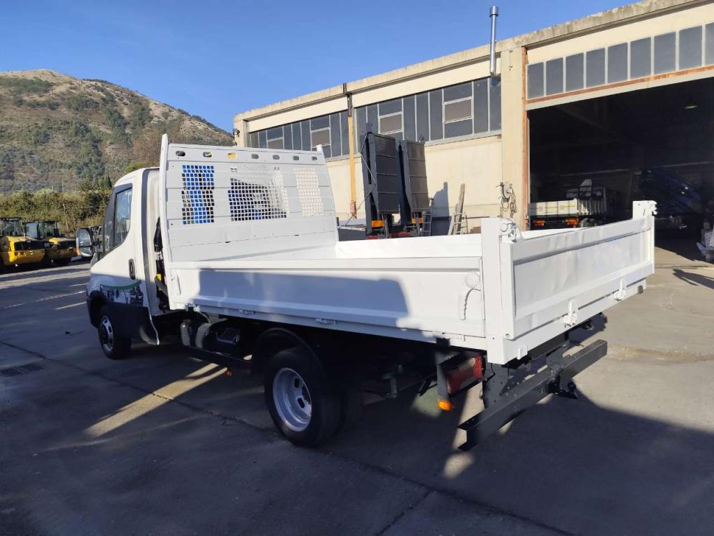 Iveco DAILY 35-150 Foto 12