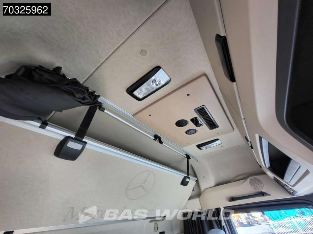 Mercedes-Benz Actros 1845 4X2 BigSpace Retarder 2xTanks Standklima Foto 30
