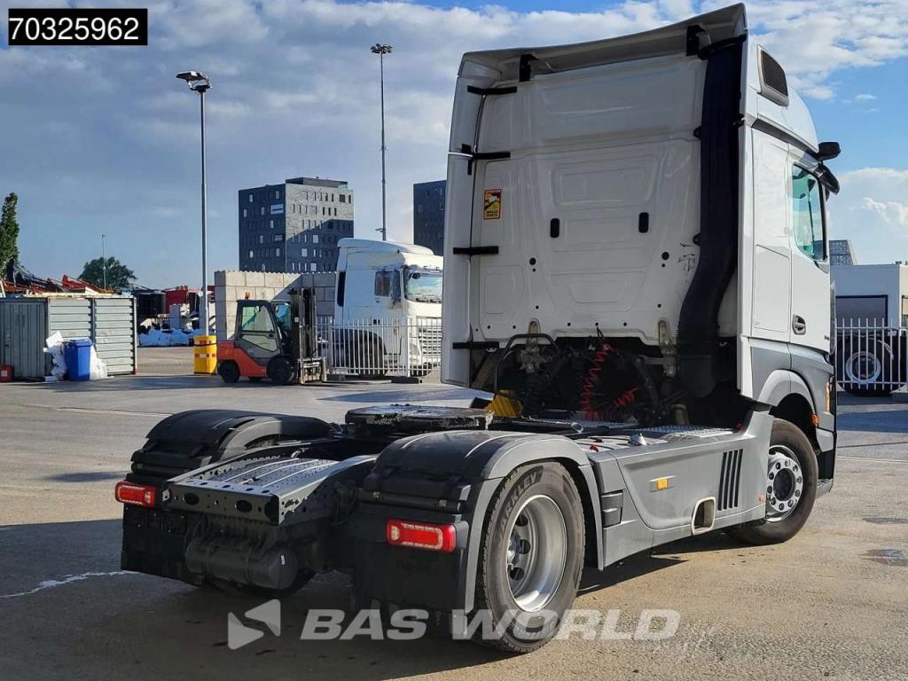 Mercedes-Benz Actros 1845 4X2 BigSpace Retarder 2xTanks Standklima Foto 5