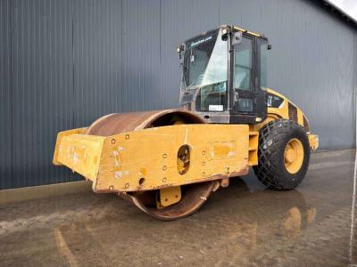 Caterpillar CS74 Foto 1