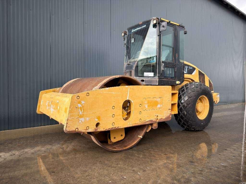 Caterpillar CS74 Foto 1